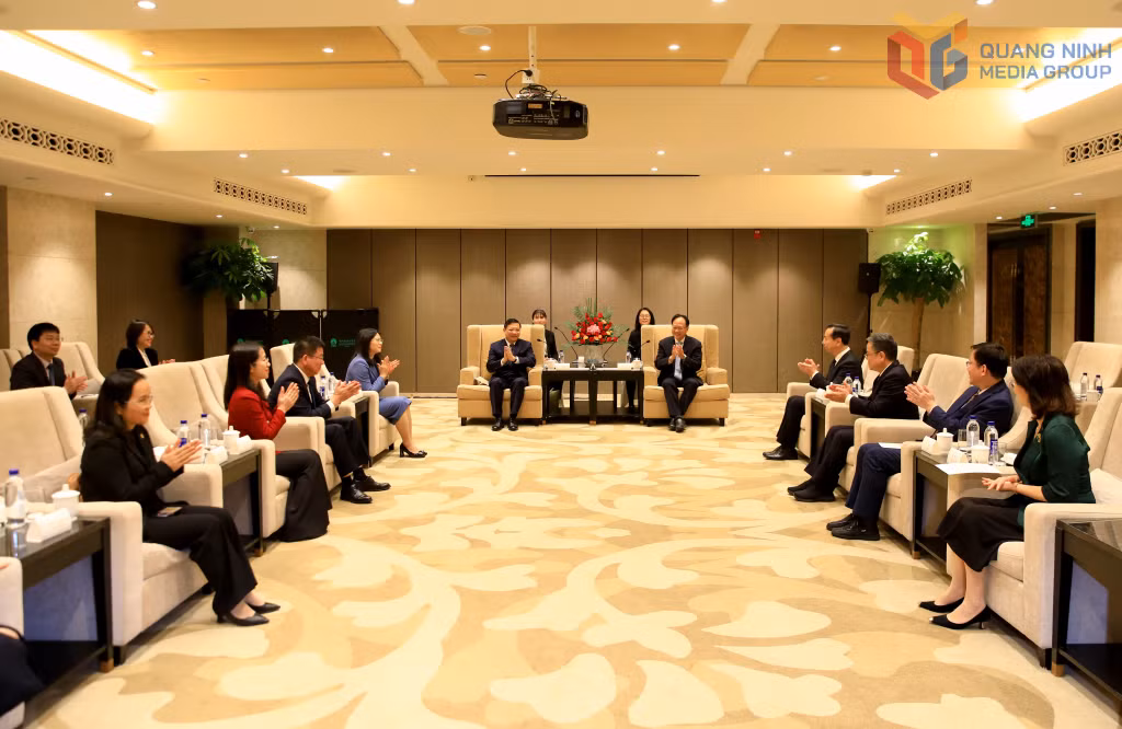 Quang cảnh buổi tiếp xã giao.