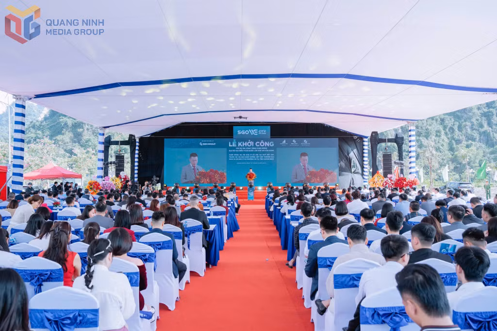 Quang cảnh lễ khởi công.