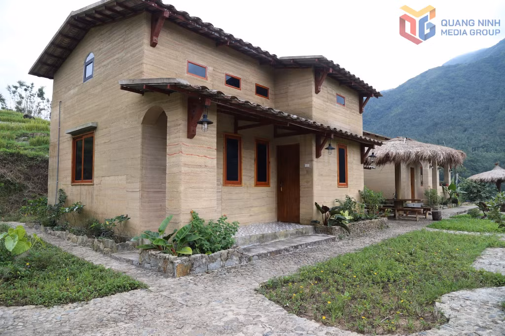 Homestay tường trình 