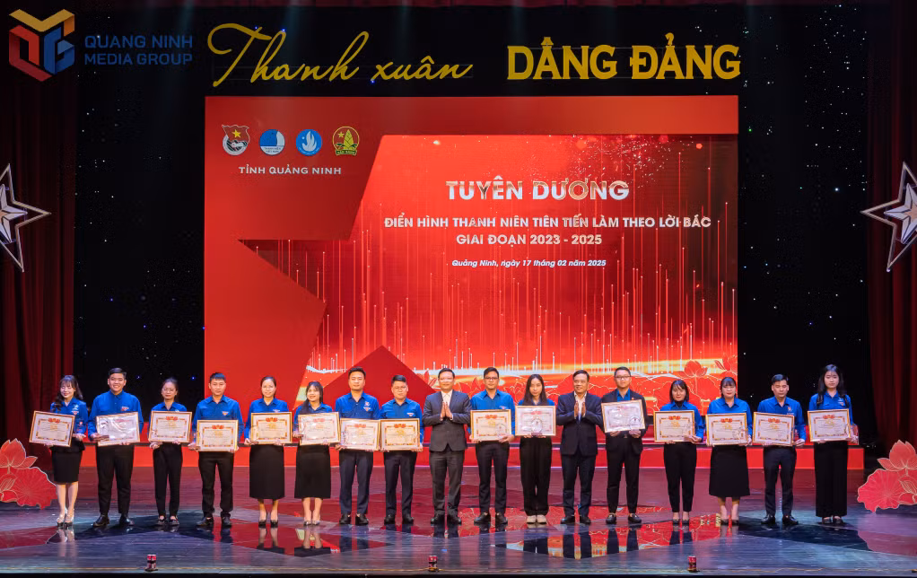 Ban Thường vụ Tỉnh Đoàn tuyên dương các điển hình thanh niên tiên tiến làm theo lời Bác giai đoạn 2023-2025.