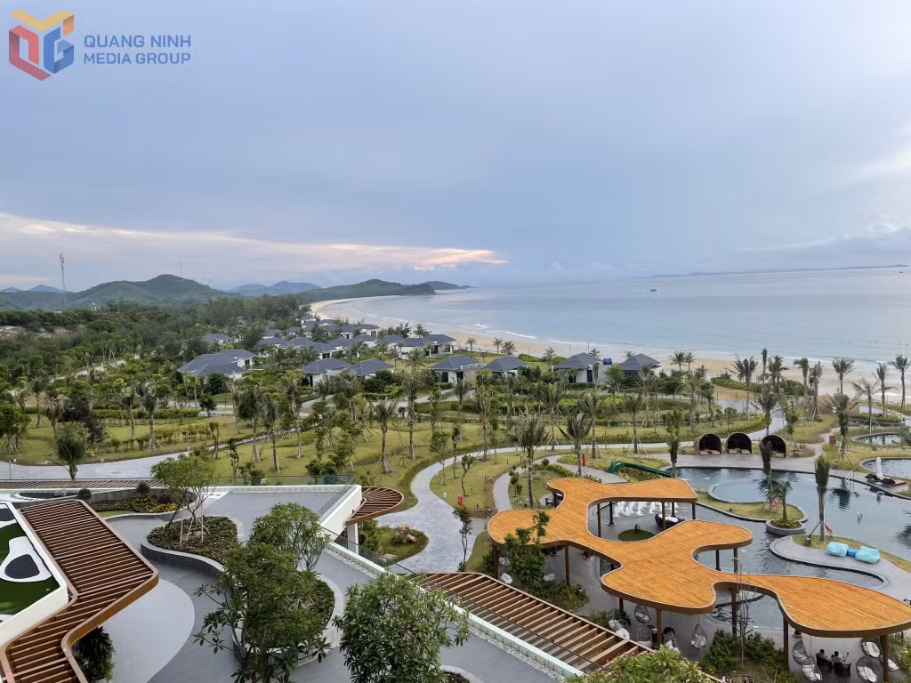 Khách sạn Angsana Quan Lạn Hạ Long trên đảo Quan Lạn.