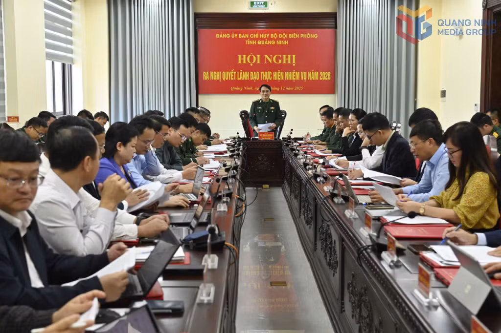 Đại tá Vũ Văn Hưng, Bí thư Đảng ủy, Chính ủy BĐBP tỉnh chủ trì Hội nghị.