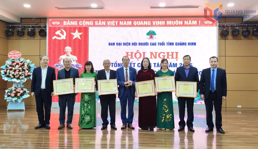 Các tập thể, cá nhân được nhận bằng khen có thành tích xuất sắc trong các phong trào thi đua của hội năm 2025.