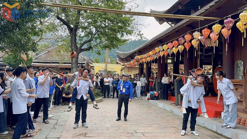 Tuổi trẻ phường Yên Tử tổ chức không gian trò chơi dân gian tại Làng Nương (Khu di tích và danh thắng Yên Tử) trong khuôn khổ 