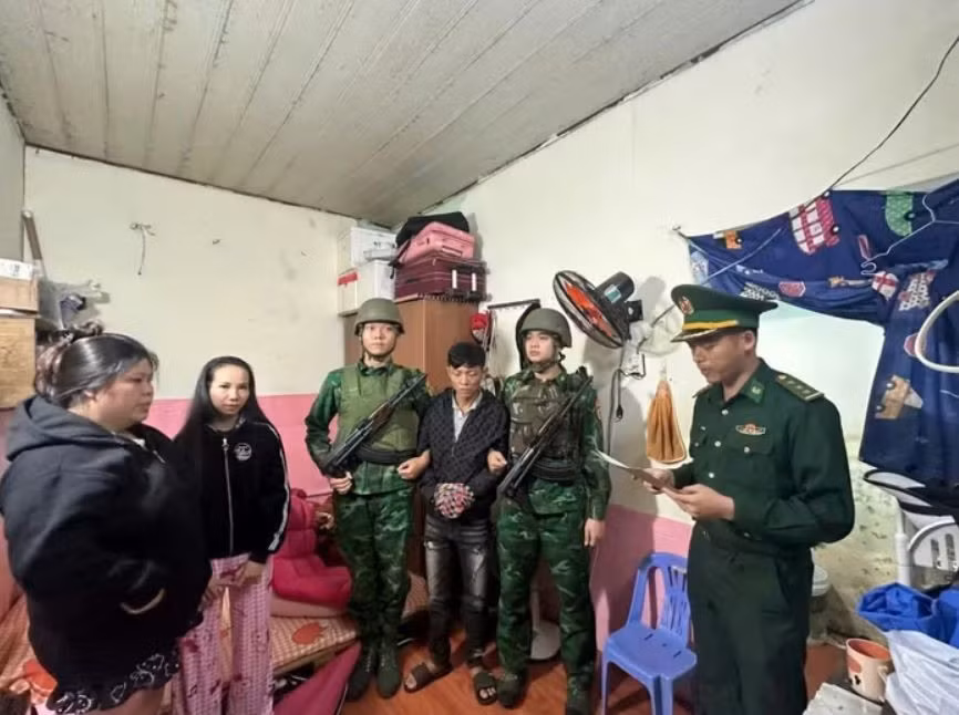 Đột kích phòng trọ, bắt đôi nam nữ cất giấu ma túy ở Đà Nẵng. Ảnh: BĐBP