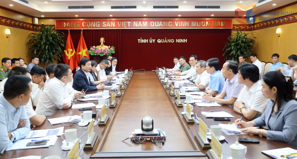 Tỉnh Quảng Ninh và Tập đoàn FPT thống nhất ký kết hợp tác chiến lược về thúc đẩy phát triển khoa học, công nghệ, đổi mới sáng tạo và chuyển đổi số; triển khai xây dựng Khu công nghệ số tập trung.