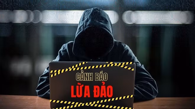 Báo chí có vai trò quan trọng trong việc cảnh báo nguy cơ về lừa đảo trên các ứng dụng ngân hàng số. Ảnh: Đức Mạnh