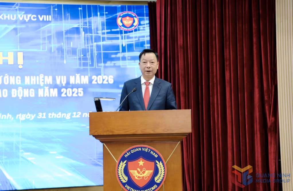 Đồng chí Lê Văn Ánh, Phó Chủ tịch UBND tỉnh phát biểu chỉ đạo tại hội nghị.