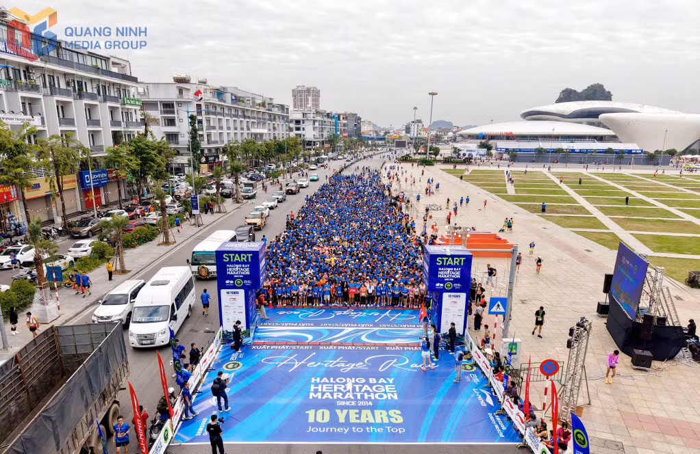 Giải Marathon Quốc tế Di sản vịnh Hạ Long 2025 diễn ra vào tháng 11 vừa qua thu hút gần 15.000 vận động viên trong nước và quốc tế tham gia.&nbsp;Ảnh: Mạnh Trường