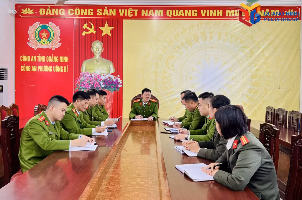 Công an phường Uông Bí triển khai nhiệm vụ đảm bảo ANTT dịp cuối năm.