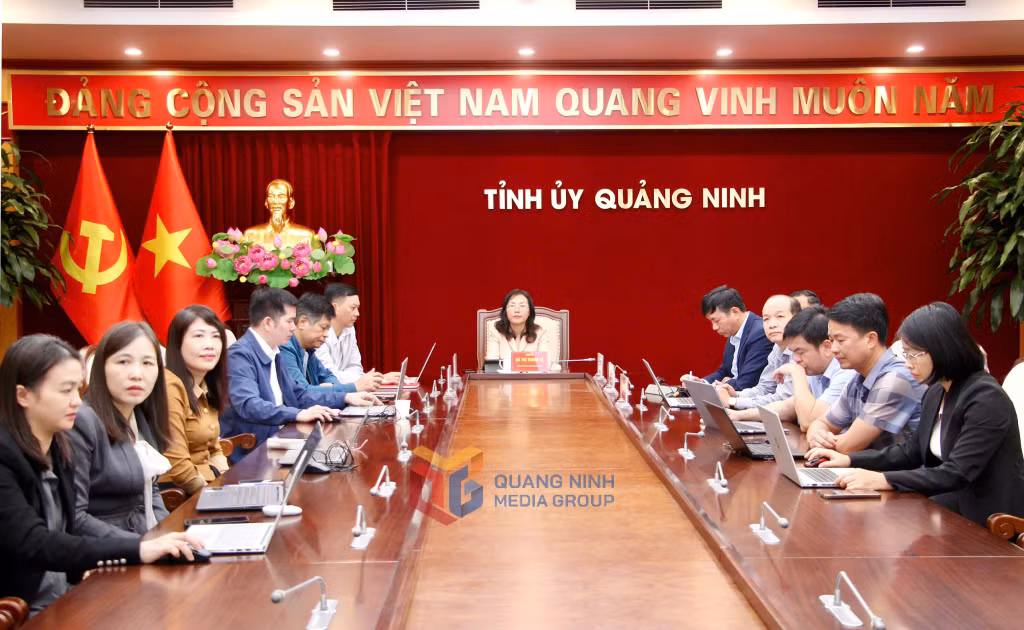 Các đại biểu dự tại điểm cầu Quảng Ninh.