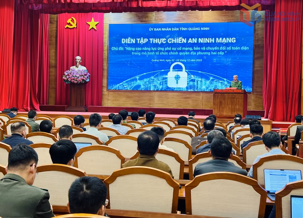 Đại tá Nguyễn Thuận, Phó Giám đốc Công an tỉnh phát biểu khai mạc diễn tập.