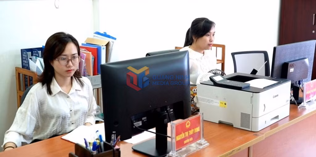 Chuyên viên Sở Nội vụ xử lý công việc hoàn toàn trên môi trường mạng.