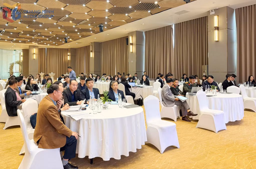 Đại diện các doanh nghiệp nhỏ và vừa tham dự buổi tọa đàm. 