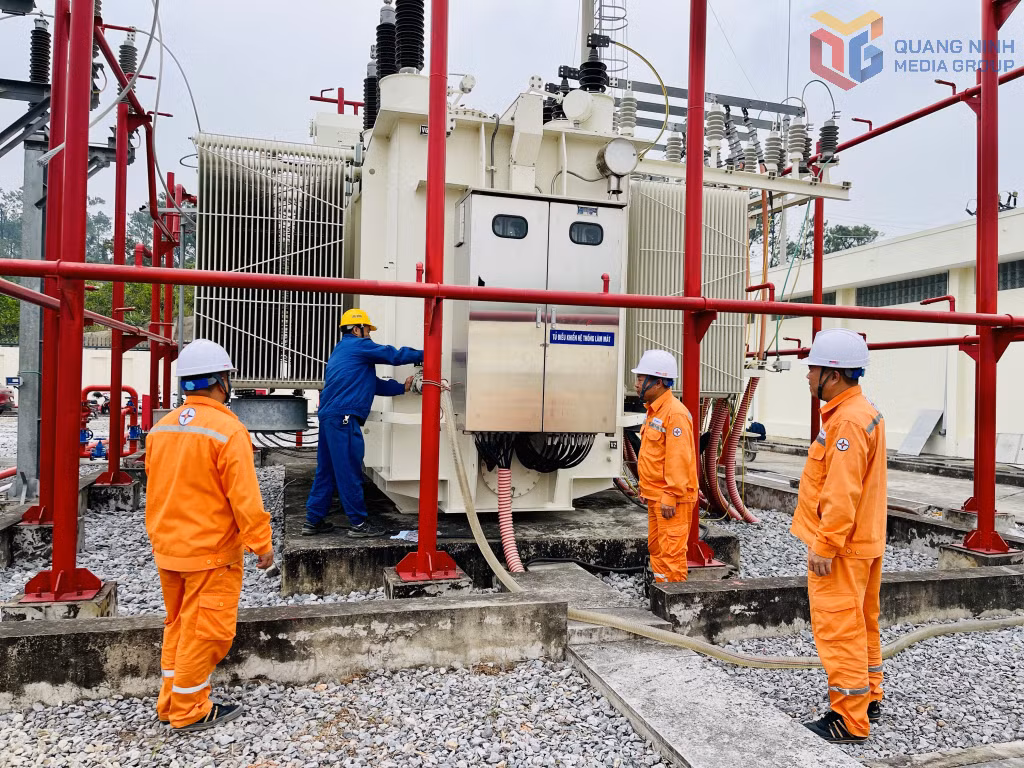 Các đơn vị tiến hành lọc dầu MBA và thực hiện công tác thí nghiệm hiệu chỉnh để đảm bảo điều kiện đóng điện.