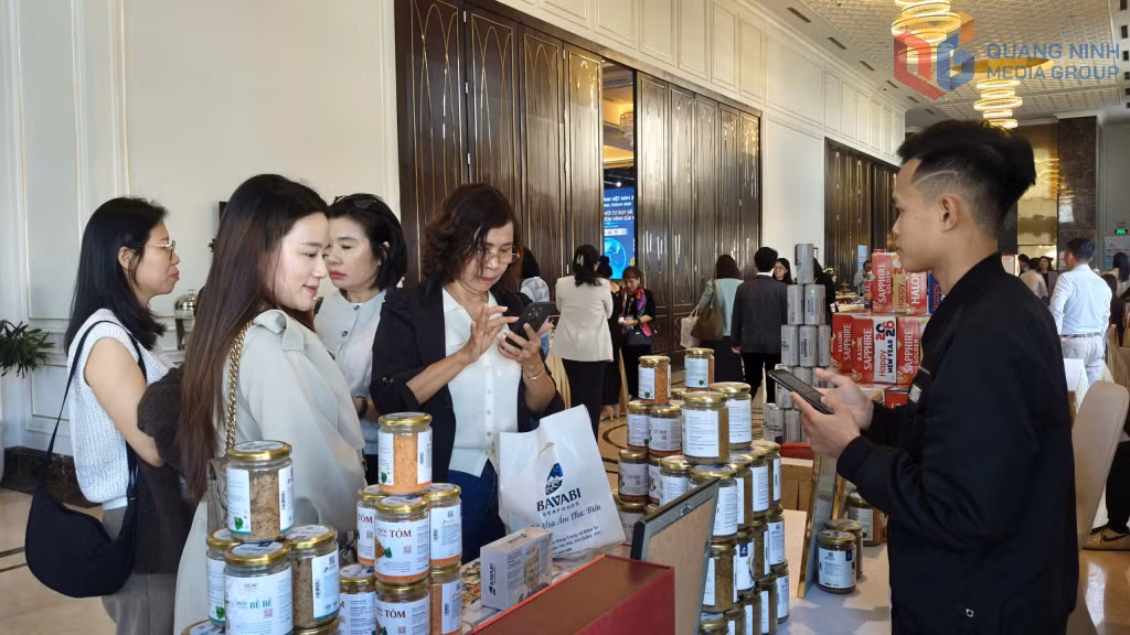 Các sản phẩm OCOP Quảng Ninh được trưng bày, giới thiệu tại Ngày lữ hành Việt Nam 2025.