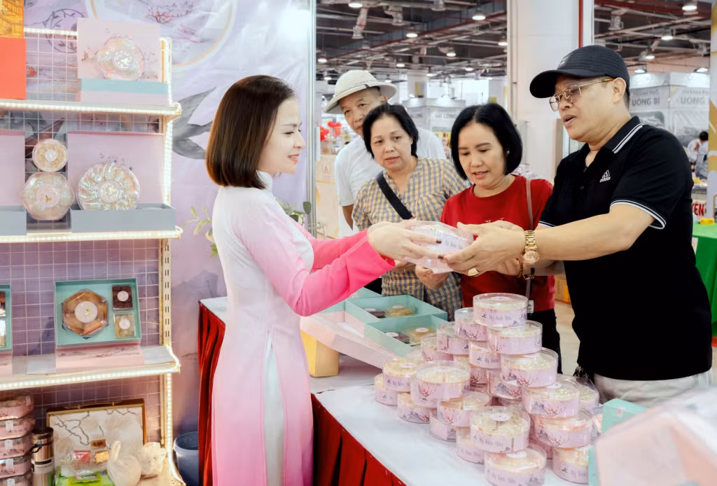 Hội chợ OCOP khu vực Đông Bắc - Quảng Ninh 2023 có sự tham gia của nhiều doanh nghiệp, đơn vị đến từ 37 tỉnh, thành phố trong cả nước.