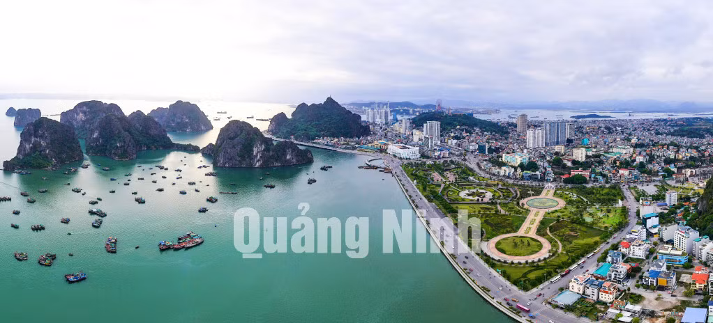Đường bao biển TP Hạ Long. Ảnh: Hùng Sơn