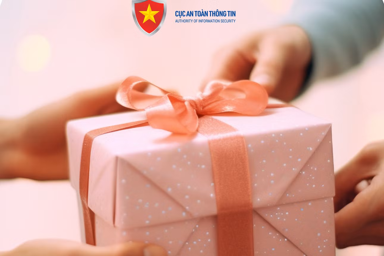 Cục An toàn thông tin khuyến nghị, khi nghi ngờ bản thân bị lừa đảo, người dân cần ngay lập tức báo cho cơ quan chức năng để được hỗ trợ, giải quyết và ngăn chặn kịp thời. Ảnh minh họa: NCSC
