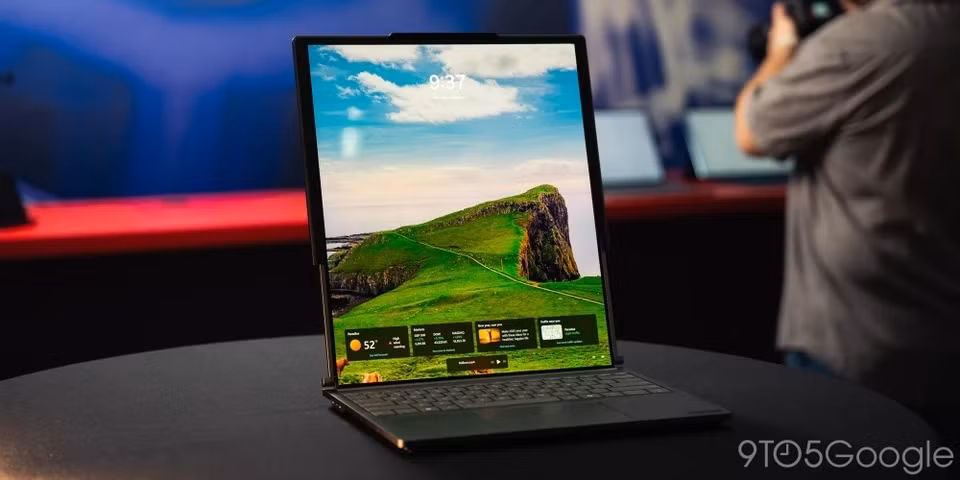 Theo Lenovo, ThinkBook Plus Gen 6 không được thiết kế để kết nối màn hình ngoài. Công ty đã lập trình màn hình mở rộng thành màn hình thứ 2 bởi Windows chưa hỗ trợ thiết kế này. Ảnh: 9to5Google.