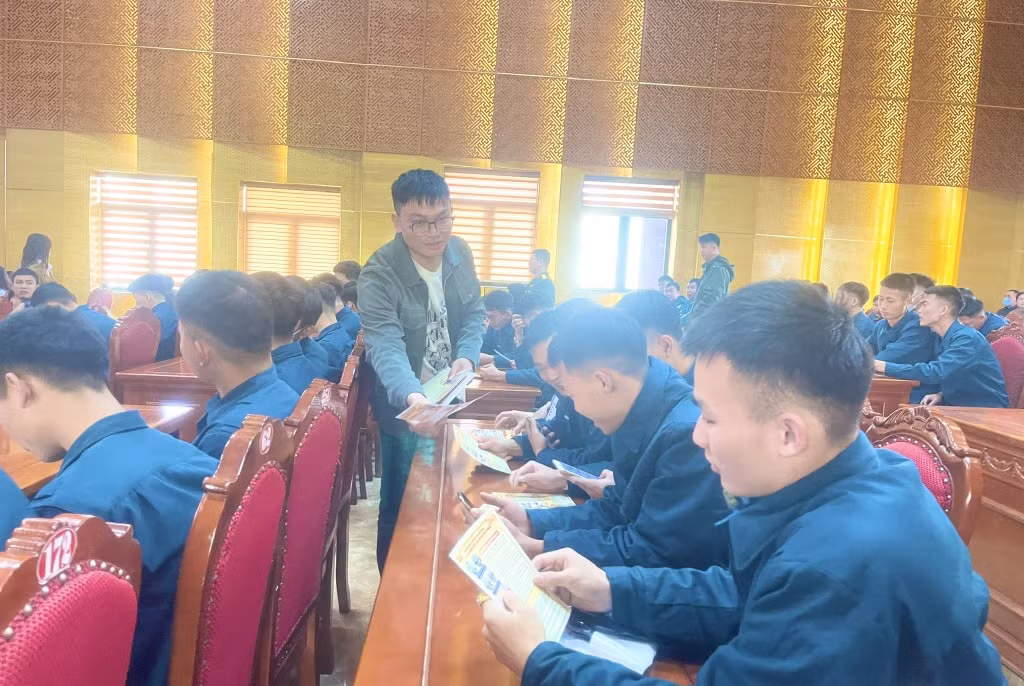 Các cơ sở dạy nghề, các công ty trong Khu công nghiệp cảng biển Hải Hà hướng nghiệp, tuyển dụng lao động vào làm việc tại công ty.