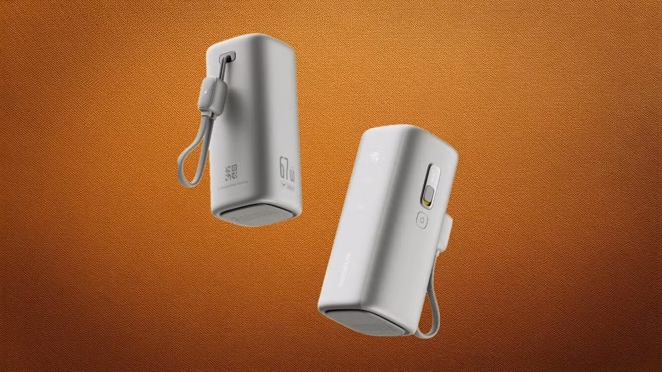 Sạc dự phòng kiêm bộ phát Wi-Fi. Với giá 90 USD, Baseus EnerGeek MiFi Power Bank kiêm nhiệm 2 tính năng: sạc dự phòng và bộ phát Wi-Fi. Sản phẩm hỗ trợ kết nối tối đa 10 thiết bị bằng Wi-Fi và Bluetooth, tốc độ tải tối đa 50 Mbps. Để sạc điện thoại, viên pin hỗ trợ 2 cổng USB-C, một cổng USB-A và dây đeo kiêm cáp USB-C. Sản phẩm có dung lượng pin 20.000 mAh, tổng công suất 67 W với đèn thông báo mặt trước. Ảnh: Baseus.