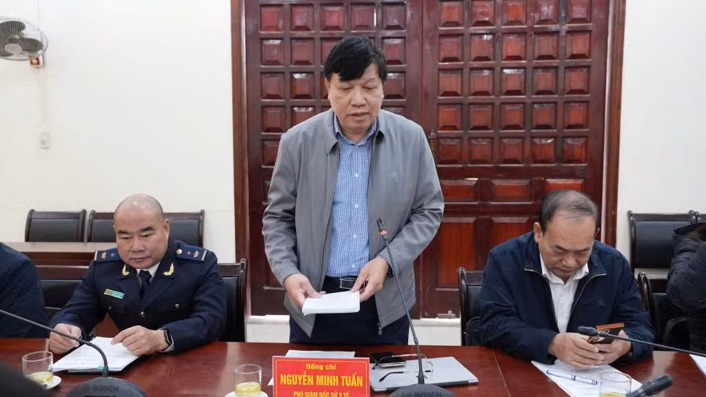 Đoàn kiểm tra liên ngành ATTP số 1 của tỉnh làm việc với huyện Tiên Yên. Ảnh: Xuân Thao