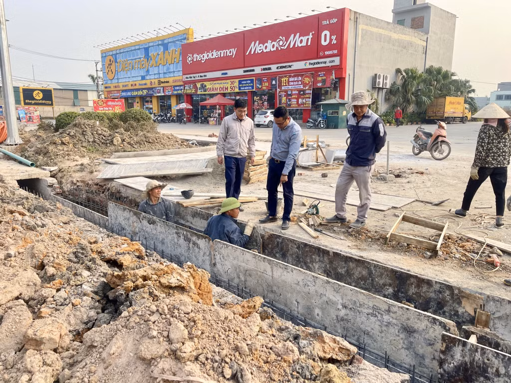 Các đơn vị thi công đẩy nhanh tiến độ thực hiện các công trình xây dựng hạ tầng đô thị, hoàn trả mặt bằng trước Tết Nguyên đán.