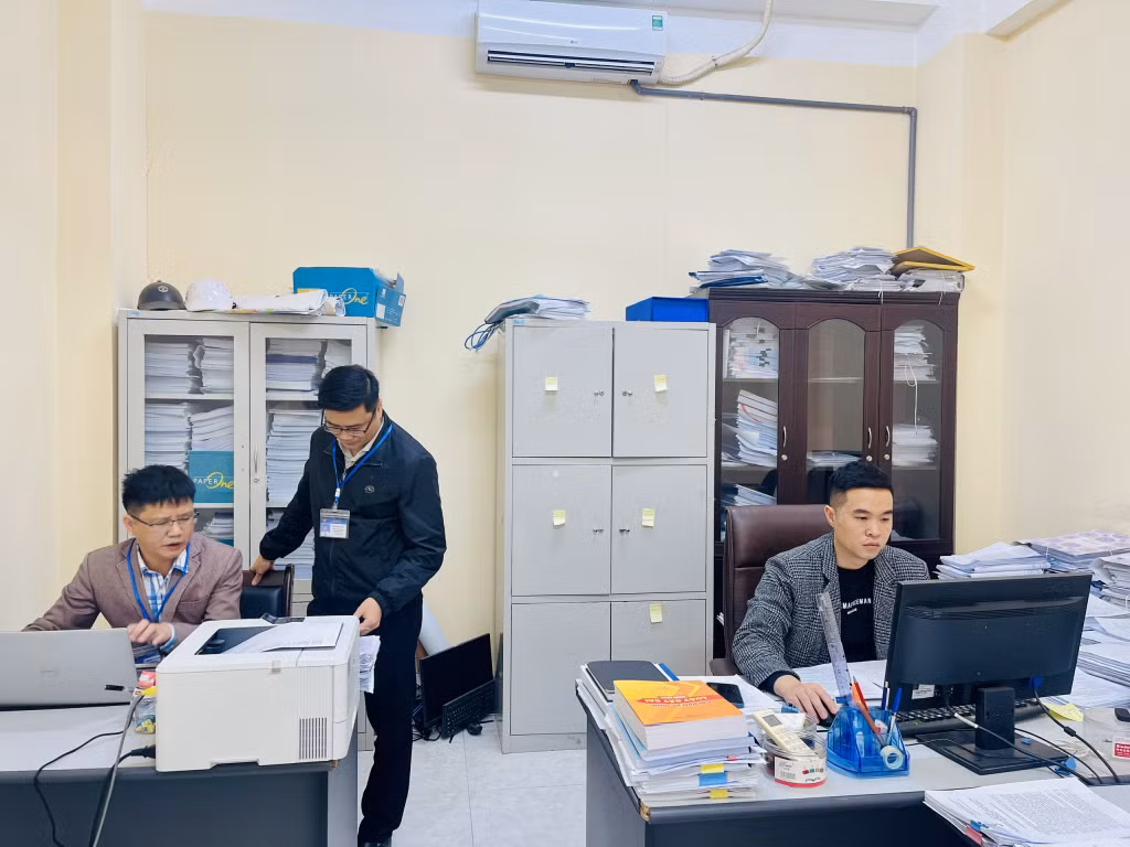 Đội ngũ CBCCVC Phòng TNMT TP Móng Cái sẵn sàng bắt tay vào nhiệm vụ mới ngay sau sáp nhập với các cơ quan, đơn vị.