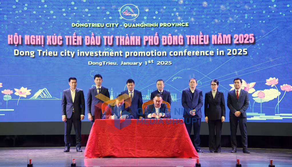 Lễ ký kết biên bản ghi nhớ đầu tư (1-2025). Ảnh: Minh Hà