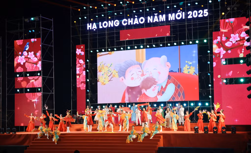 Các tiết mục văn nghệ dàn dựng công phu, hấp dẫn... 
