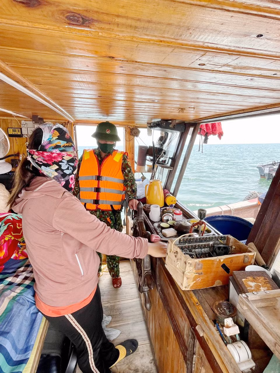 Ngư cụ cấm dùng trong khai thác thủy sản bị lực lượng biên phòng phát hiện, bắt giữ.