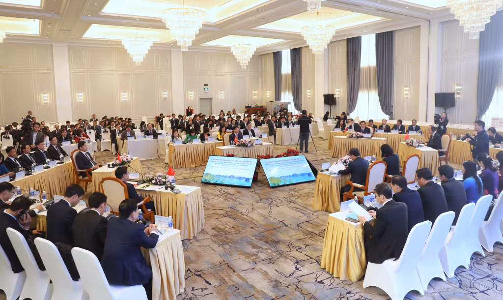 Quang cảnh hội nghị Ủy ban công tác liên hợp giữa 4 tỉnh (Việt Nam) và Khu tự trị dân tộc Choang Quảng Tây (Trung Quốc) năm 2025 (2-2025). Ảnh: PV