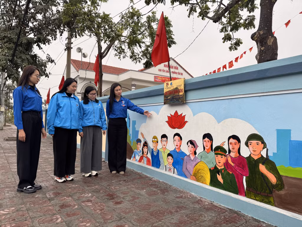 ĐVTN phường Yên Thọ (TP Đông Triều) với công trình "Vẽ tranh tường xây dựng đô thị văn minh".
