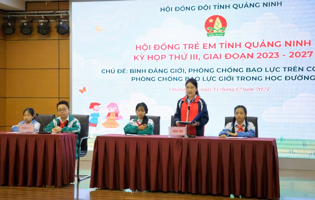 Hội đồng trẻ em tỉnh tổ chức họp