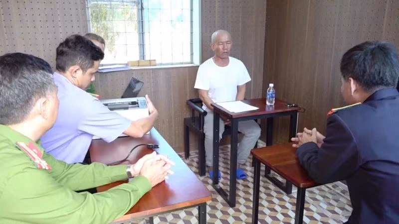 Cơ quan chức năng làm việc với đối tượng Trần Bảo Uyên.