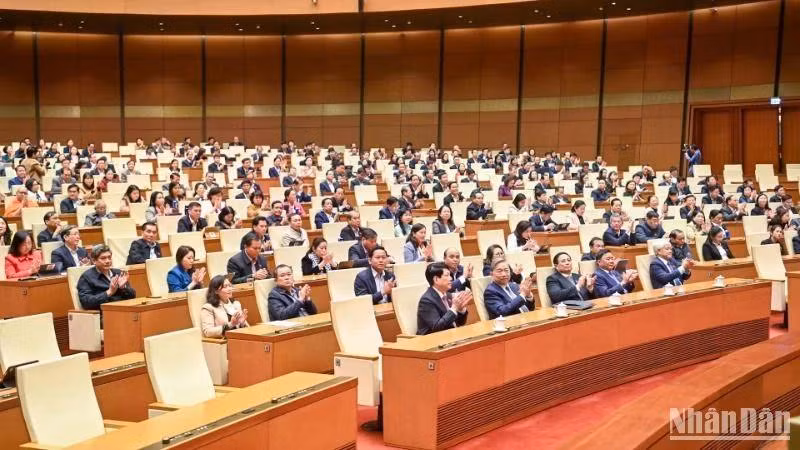 Lãnh đạo Đảng, Nhà nước và các đại biểu Quốc hội tham dự phiên họp ngày 18/2. (Ảnh: DUY LINH)