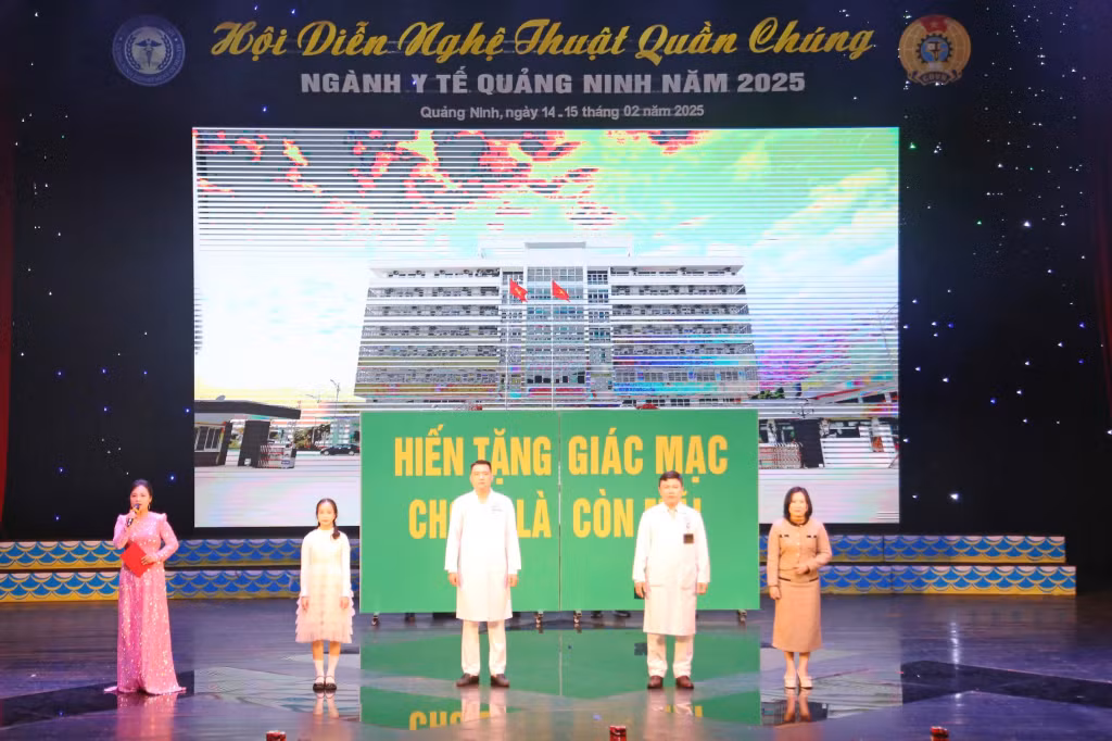 Vở kịch "Ánh sáng vĩnh hằng" (Bệnh viện Lão khoa - Phục hồi chức năng tỉnh) đoạt giải A tại hội diễn nghệ thuật quần chúng ngành Y tế Quảng Ninh 2025.