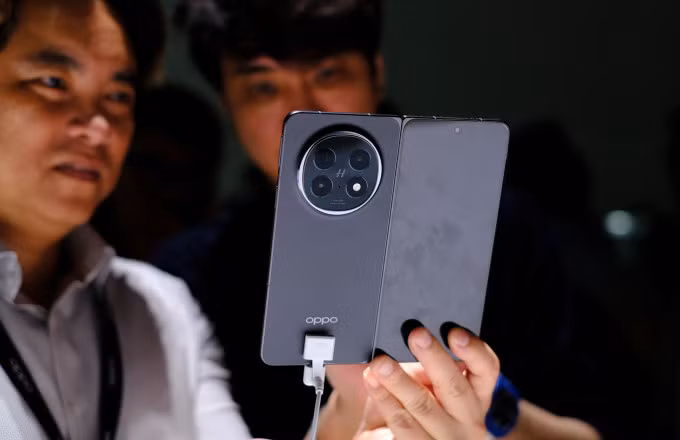 Find N5 với cụm camera tròn nhưng ít lồi hơn đáng kể so với N3. Ảnh: Tuấn Minh