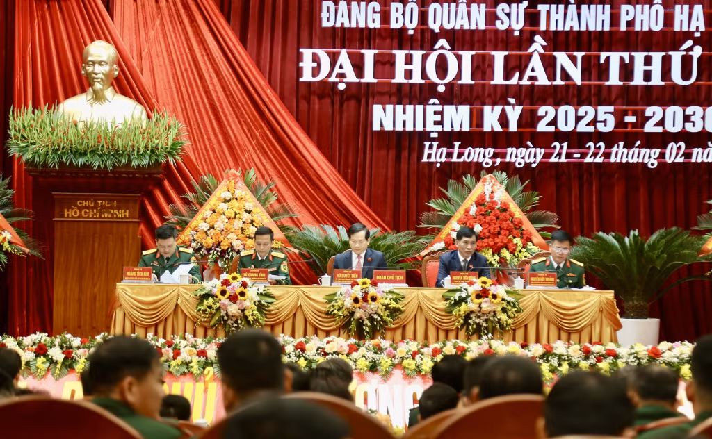 Đoàn chủ tịch điều hành Đại hội.