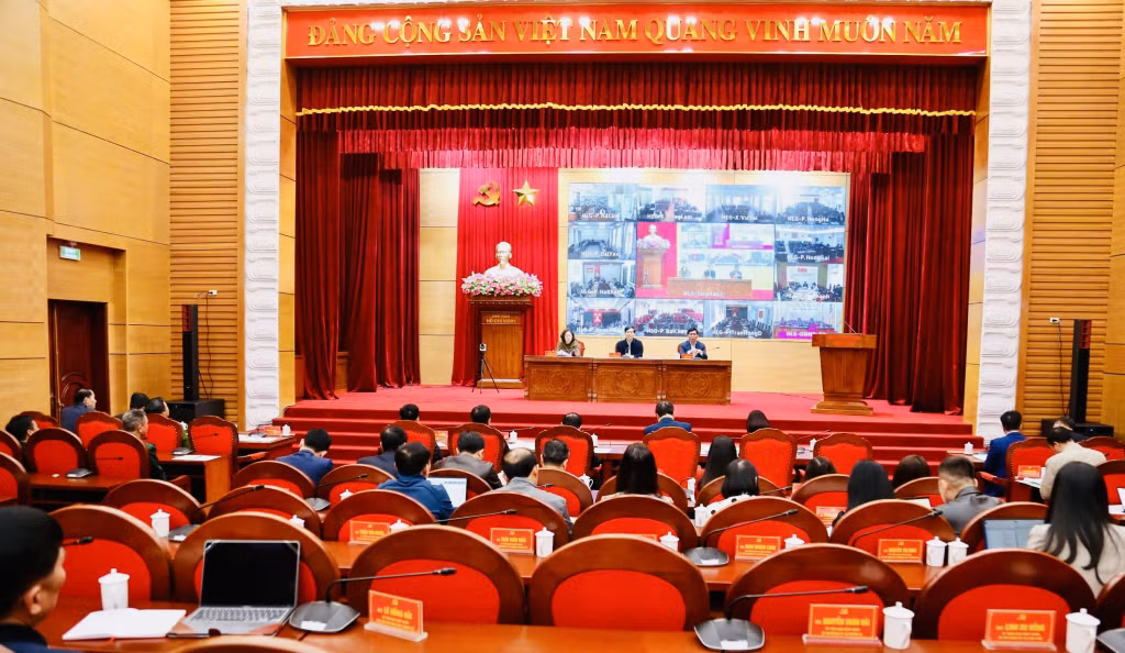 Hội nghị được tổ chức trực tuyến đến tất cả các xã, phường trên địa bàn thành phố.