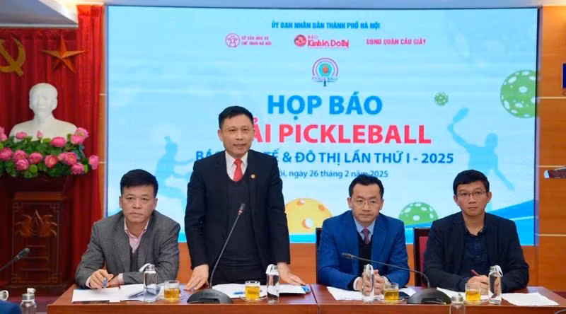 Tổng Biên tập Báo Kinh tế và Đô thị Nguyễn Thành Lợi - Trưởng Ban tổ chức chia sẻ tại buổi họp báo.