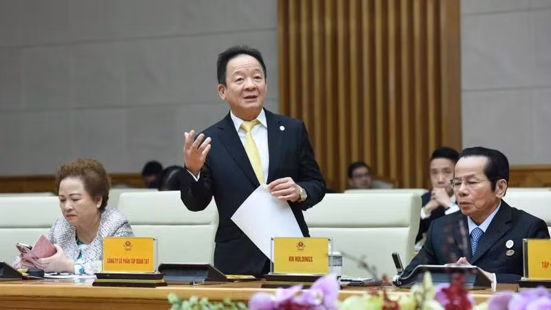 Nhà sáng lập, Chủ tịch Điều hành Tập đoàn T&amp;T Group Đỗ Quang Hiển phát biểu ý kiến tại cuộc họp. (Ảnh: TRẦN HẢI)