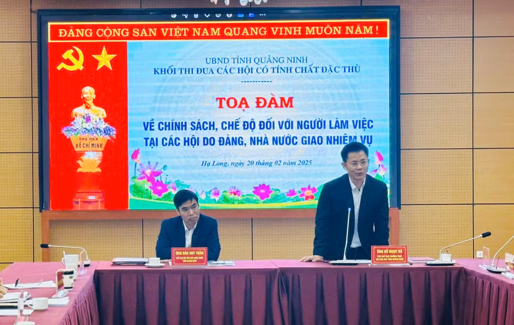Đại diện Hội Nhà báo tỉnh phát biểu tại toạ đàm.