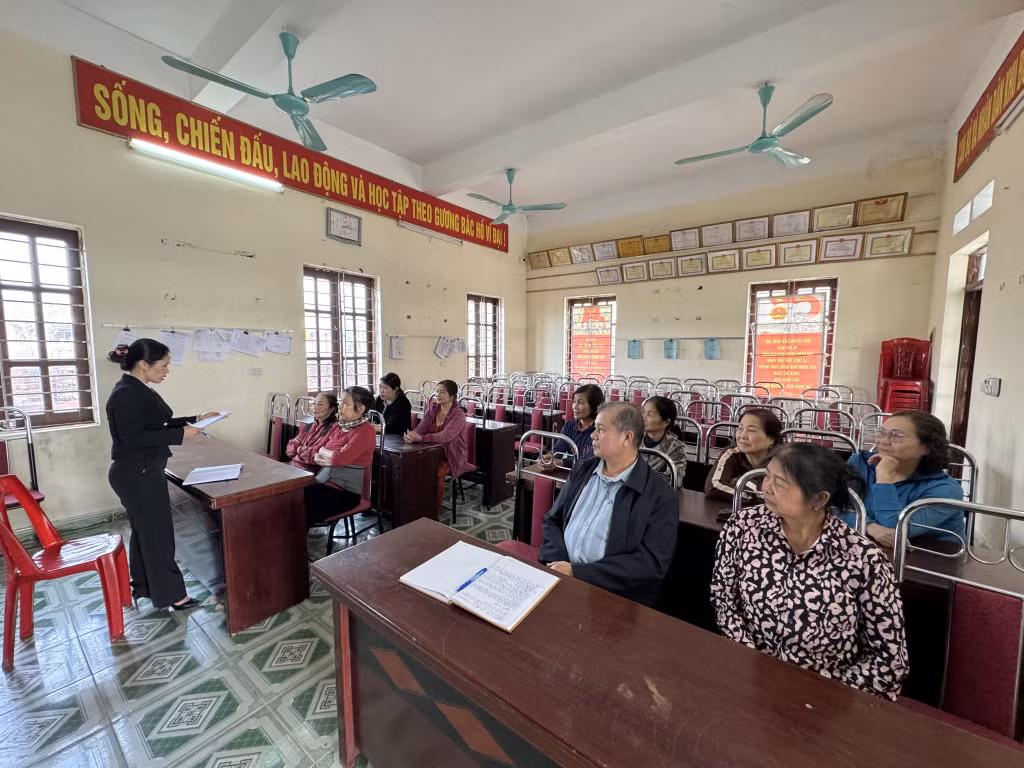 CLB "Nông dân với pháp luật" phường Minh Thành (TX Quảng Yên) tổ chức sinh hoạt định kỳ tháng 2/2025 tại khu Đường Ngang.