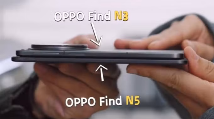 Độ mỏng của smartphone được cho là Find N5 so với Find N3. Ảnh: Soyacincau