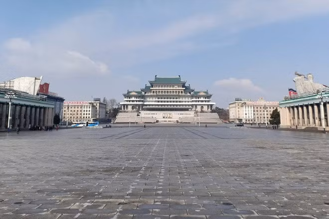 Quảng trường Kim Nhật Thành nổi tiếng ở Triều Tiên. Ảnh: Kem Holiday.