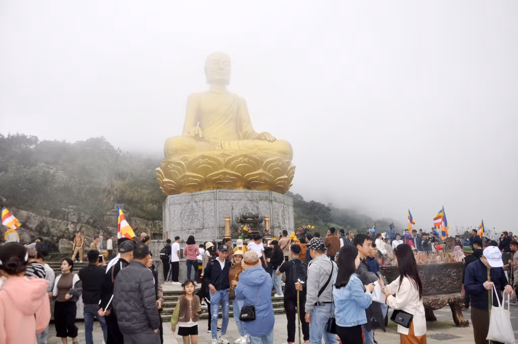 Quảng Ninh thu hút 8,5 triệu người đến tham quan các di tích lịch sử văn hóa và danh lam thắng cảnh, lễ hội trên địa bàn năm 2024.