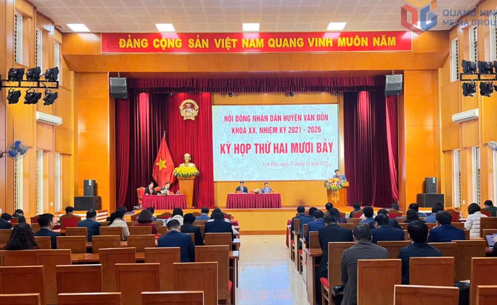 Quang cảnh kỳ họp