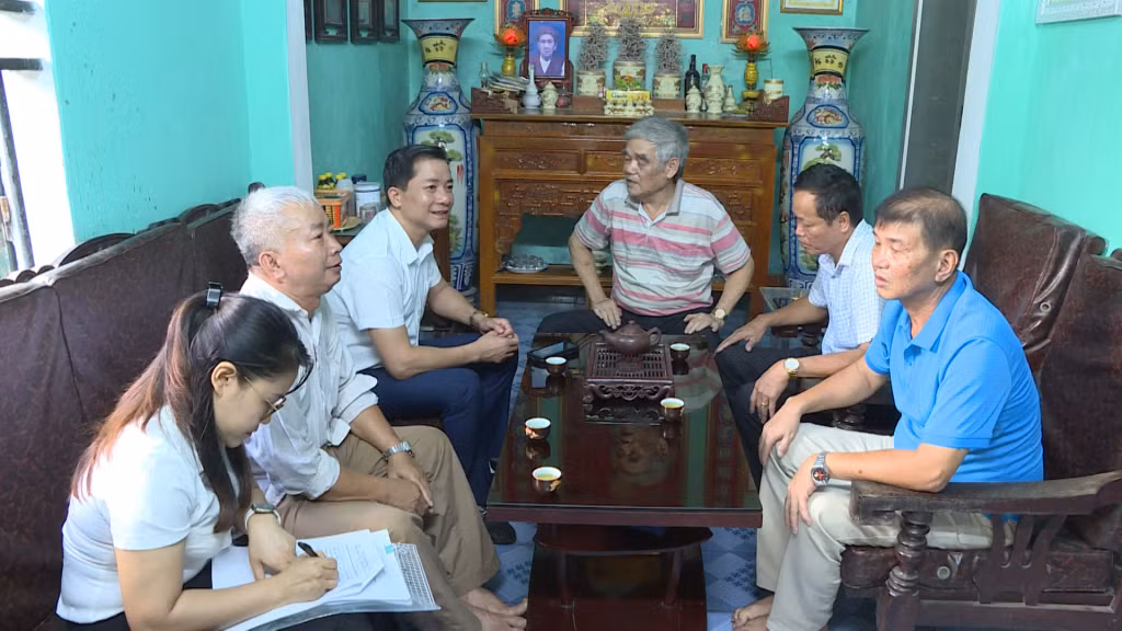 TP Cẩm Phả thực hiện việc rà soát các hộ gia đình người có công trong diện hỗ trợ xây dựng nhà ở.